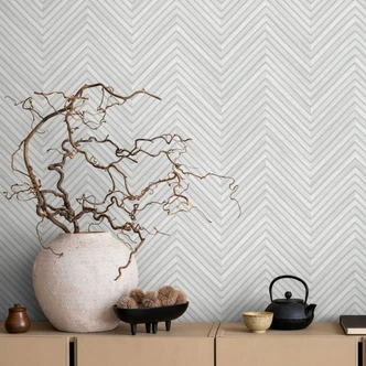 Papier peint intissé avec motif à chevrons et aspect bois gris, blanc aspect bois 