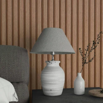 Vliestapete mit Akustikpaneele Optik und leichter Holzmaserung im Skandi Stil braun Streifen Vliestapete mit Akustikpaneele Optik und leichter Holzmaserung im Skandi Stil braun Streifen