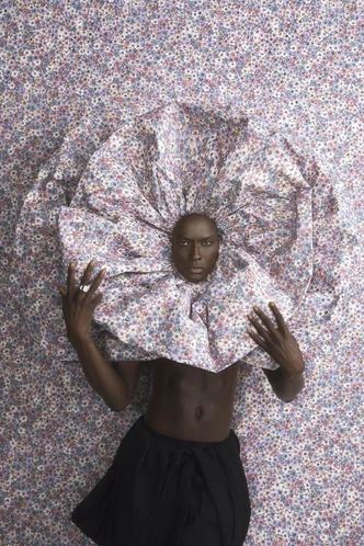 Vliestapete Blumen, Blätter Floral Natur, Klassisch matt in Rot - Papis Loveday Vliestapete Blumen, Blätter Floral Natur, Klassisch matt in Rot - Papis Loveday