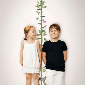 Kindertapete, Vliestapete, Messlatte mit Illustration Kids Walls weiß, grün, beige 