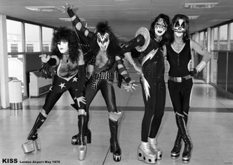 Poster Kiss- London Airport, May 1975, Plakat (84 x 59,4 cm) 