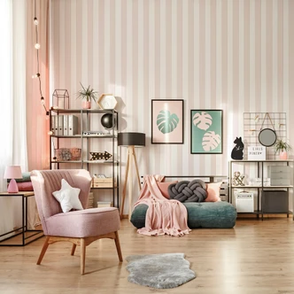 Vliestapete mit leicht glänzenden Blockstreifen weiß, rosa Streifen 