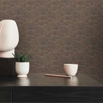 Tapet med grafiskt vågmönster svartguld - non-woven tapet metallic effekt 