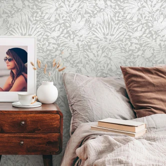 A.S. Création Vliesbehang The BOS - Battle of Style Bloemetjesbehang Lichtgrijs, Zilver, Wit 