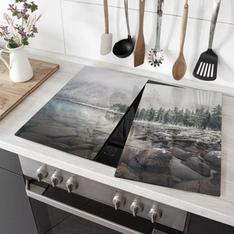 Afdekplaat voor fornuis met natuurmotief - Winterbos aan het meer - Rostovskiy 