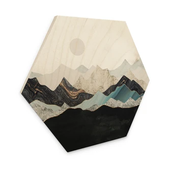 Hexagon-Holzbild Ruhige Berglandschaft in der Dämmerung - SpaceFrog Designs Hexagon-Holzbild Ruhige Berglandschaft in der Dämmerung - SpaceFrog Designs