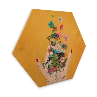 Hexagone - Bois Treechild - Colorful flowers in Frida's hands 