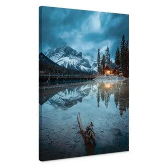 Tableau sur toile Montagne idyllique au bord d'un lac le soir - Bing Li 