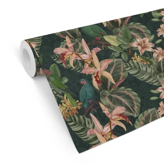 Mustertapete Dschungel mit Papageien Nachtgrün - Bloomery Decor 
