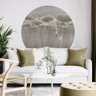Muursticker lotusbloemen met zwaan in water in grijs - Ms Tiff - Rond 