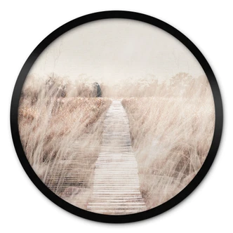 Poster Verträumte Landschaft mit Holzsteg - Imaginative - Rund 