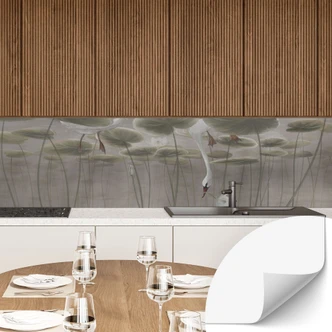 Zelfklevende Keukenachterwand lotusbloemen met zwaan in water in grijs - Ms Tiff 