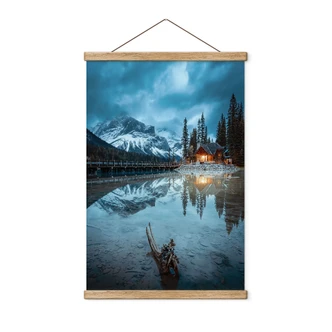 Poster tessile Idillio montano su un lago serale - Bing Li 