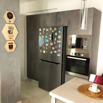 Hexagon Hout Fredriksson - Life happens Coffee helps 