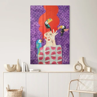 Tableau en verre acrylique Femme avec trio de toucans - Hülya 