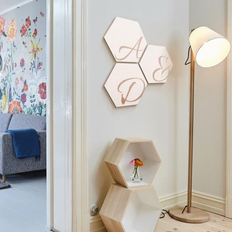 Hexagon Letters - Alu-dibond kopereffect wit Hexagon Letters - Alu-dibond kopereffect wit