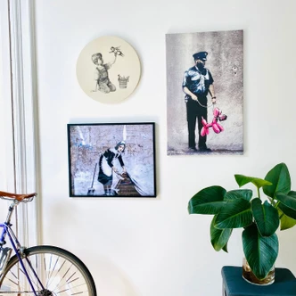 Obraz drewniany Banksy - Real Hero - okrągły 