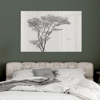 Glasbild Minimalistischer Baum in ruhiger Landschaft - Flour 