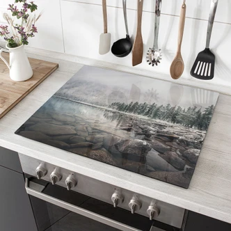 Afdekplaat voor fornuis met natuurmotief - Winterbos aan het meer - Rostovskiy 