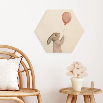 Tableau sur bois hexagonal Gentil lapin avec un ballon - Treechild Tableau sur bois hexagonal Gentil lapin avec un ballon - Treechild