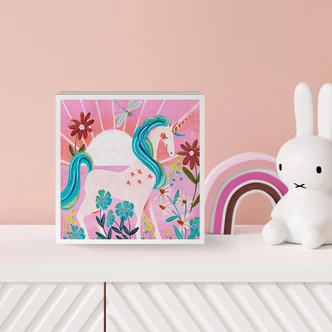 Houten Decoratieblok Eenhoorn op een kleurrijke bloemenweide - Bonne Müller 