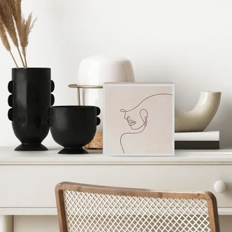 Houten Wanddecoratie - Fijne contouren van een vrouw - Lijnkunst - Tunaboylu - 15x15 cm 