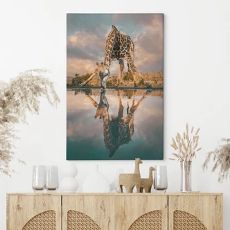 Leinwandbild Reflexion einer Giraffe in der Wildnis - Amtmann 
