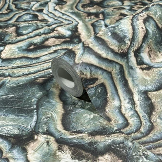 Tapeta z włókniny w kolorze zielonym, szarym, beżowym o wyglądzie marmuru z grafiką kamienia, nowoczesna  