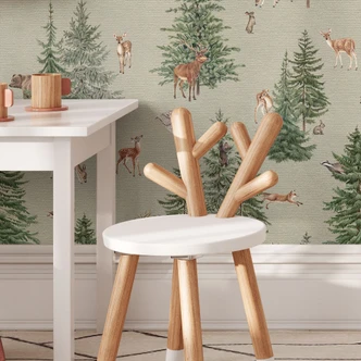 Sprookjesachtig dennenbos behang met herten en konijnen - Kikki Belle Sprookjesachtig dennenbos behang met herten en konijnen - Kikki Belle