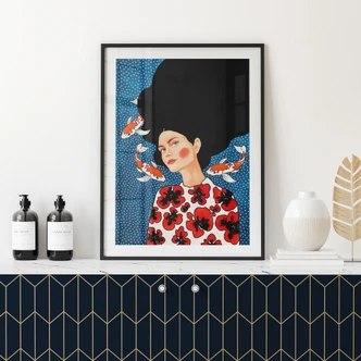 Poster Frau im Blütenkleid mit Kois - Hülya 