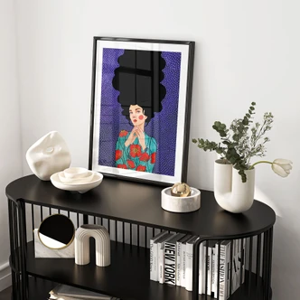 Poster Vrouw in klaproosjurk - Hülya Poster Vrouw in klaproosjurk - Hülya