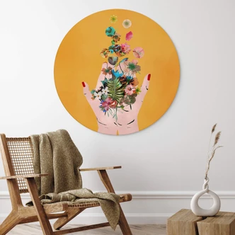 Wandcirkel Treechild - Colorful flowers in Frida's hands Wandcirkel Treechild - Colorful flowers in Frida's hands