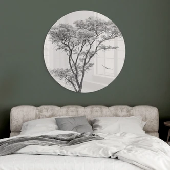 Glasbild Minimalistischer Baum in ruhiger Landschaft - Flour - Rund 