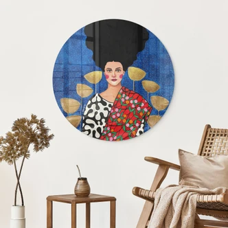 Glasbild Frau im Feld mit goldenen Blättern - Hülya - Rund Glasbild Frau im Feld mit goldenen Blättern - Hülya - Rund