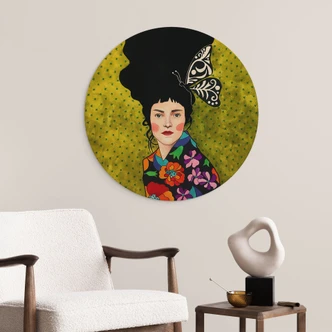 Tableau sur bois Femme avec un papillon dans les cheveux - Hülya - Rond 