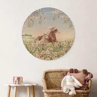 Obraz drewniany Konie na kwiecistej łące - Kikki Belle - Okrągły 
