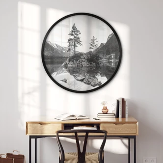 Poster Malerische Landschaft mit glasklarem Bergsee - Hintersee - Rund 