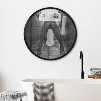 Plakat Erotyczna kobieta w łazience - Toniolo - Okrągły Plakat Erotyczna kobieta w łazience - Toniolo - Okrągły