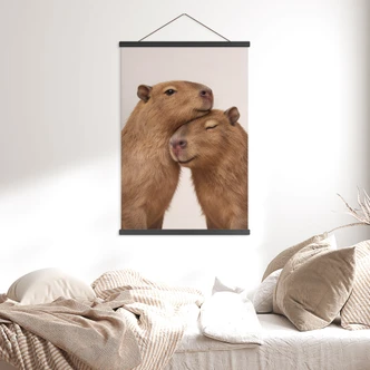 Textielposter van een knuffel capibara paar 