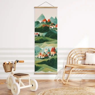 Affiche textile Treechild - Petit village au milieu de collines verdoyantes 