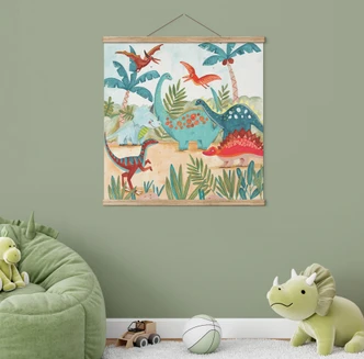 Quadro in tessuto per la camera dei bambini | Dinosauri colorati in una foresta primordiale - Bonne Müller - Quadrato 