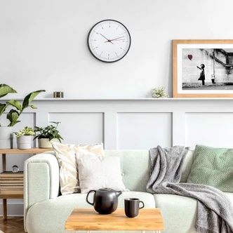 Klassisk Väggklocka i vit och svart look Ø25 cm 