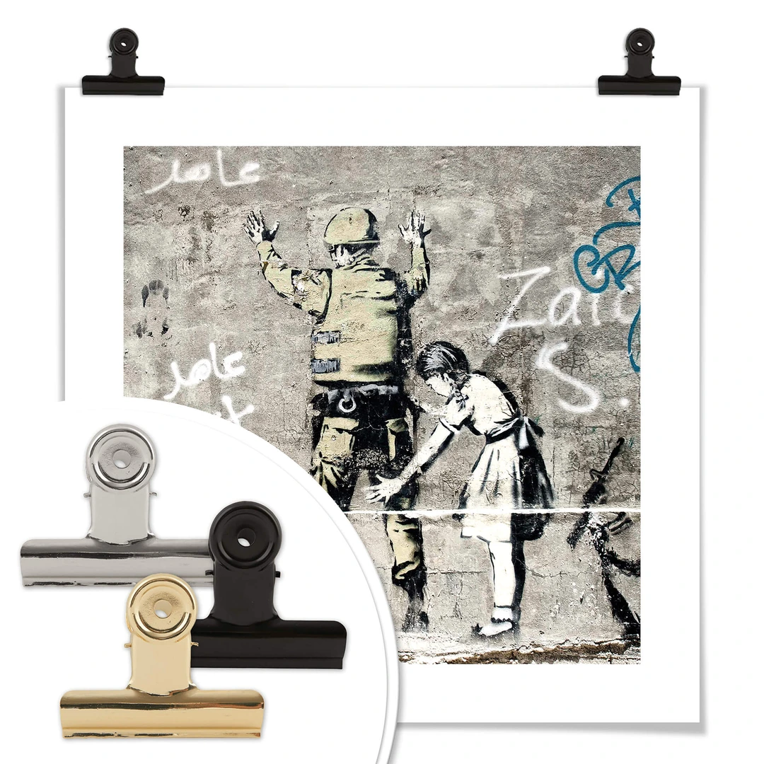 2-poster-banksy-das-maedchen-