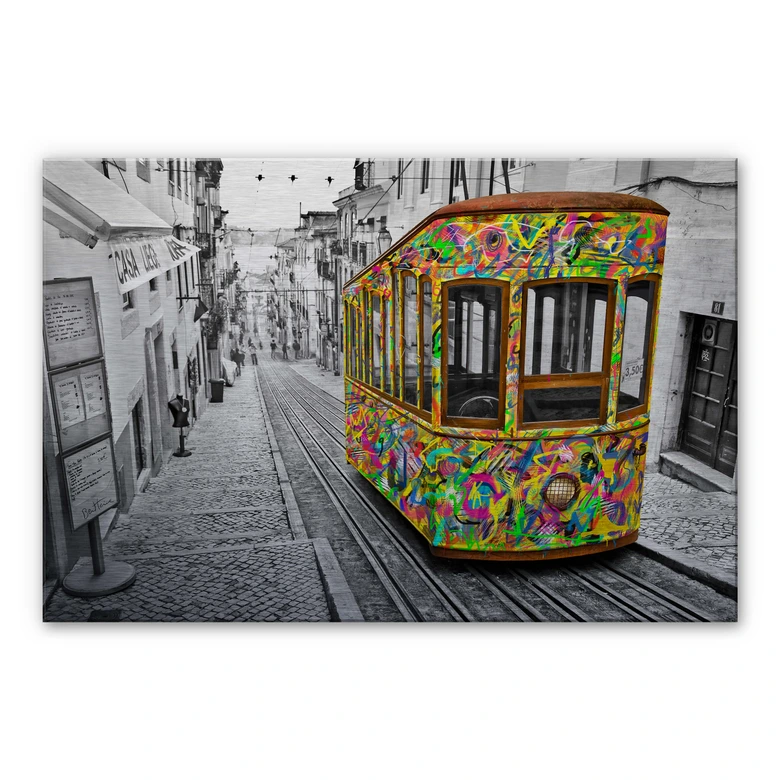 Alu-Dibond mit Silbereffekt Ben Heine - Tram in Lissabon 