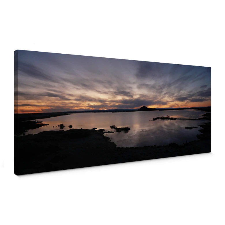 Lienzo panorama del lago al atardecer 