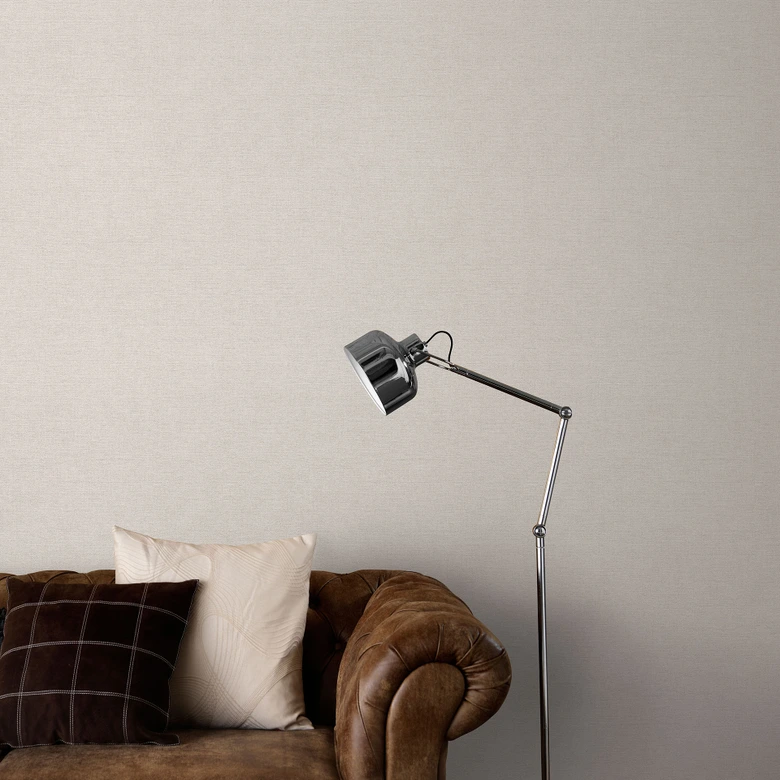 Non-woven tapet plain greige med fin linnestruktur, subtilt modern och tidlöst elegant 