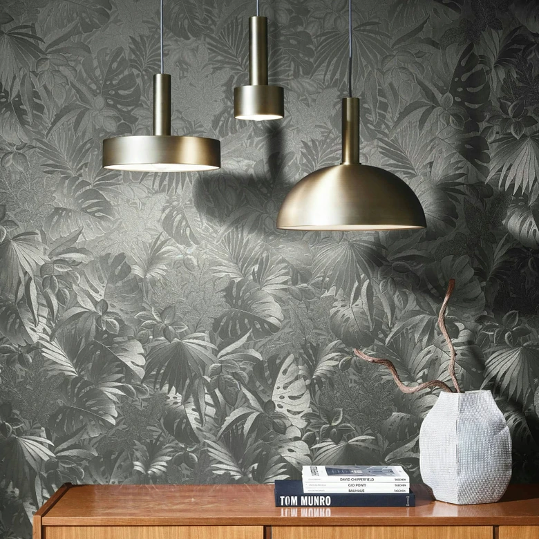 Vliestapete mit glänzenden Blättern metallisch platin Floral 