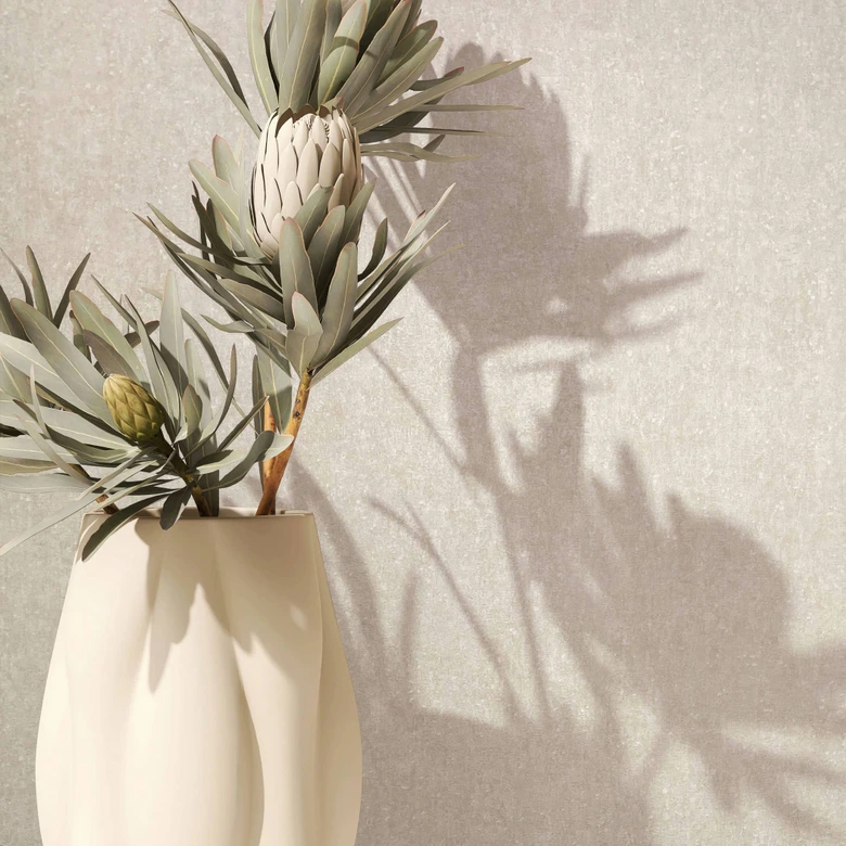 Vliestapete mit matter, leichter Struktur beige Betonoptik 