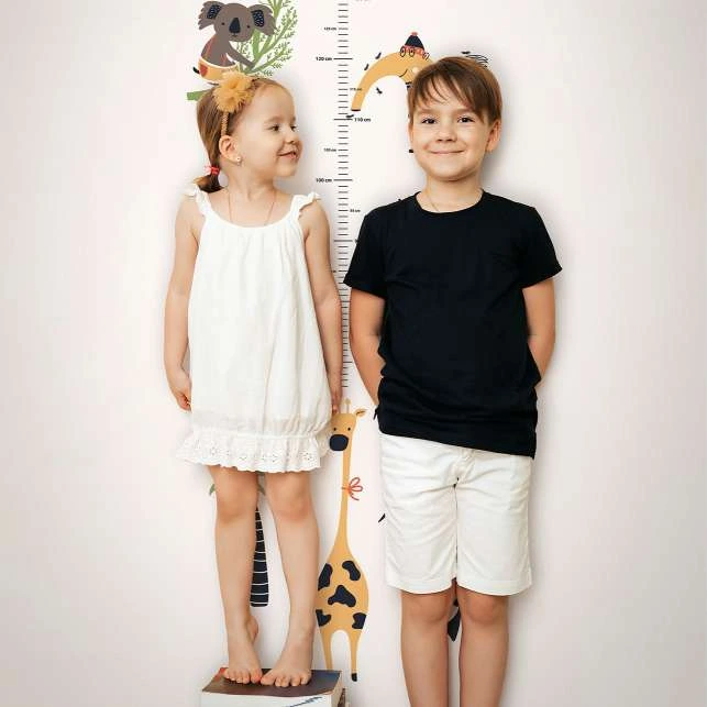 Kindertapete, Vliestapete, Messlatte mit Illustration Kids Walls weiß, bunt 