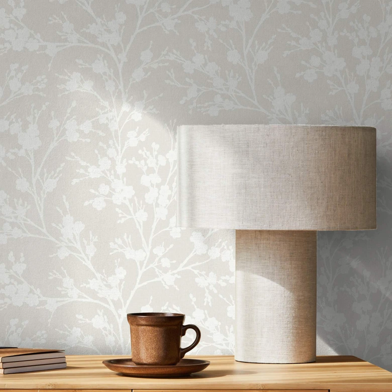 Vliestapete mit leicht glänzendem Blattmotiv grau, beige Floral 